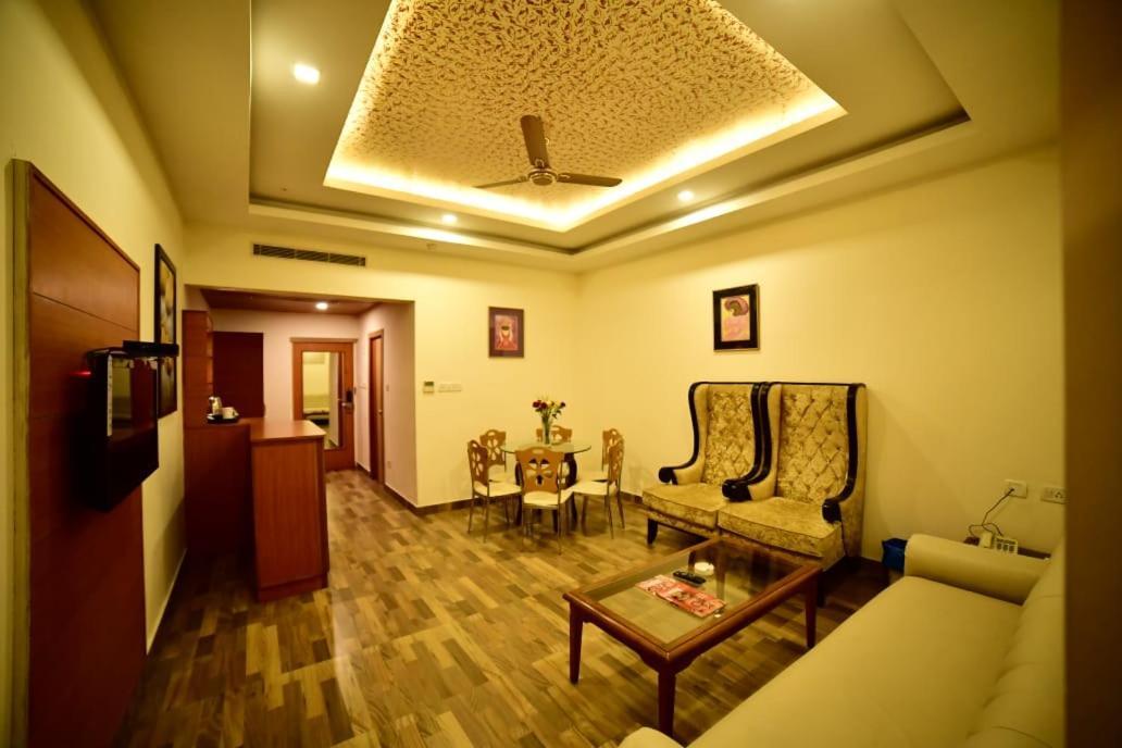 Grand Continental Hotel Prayagraj Luaran gambar