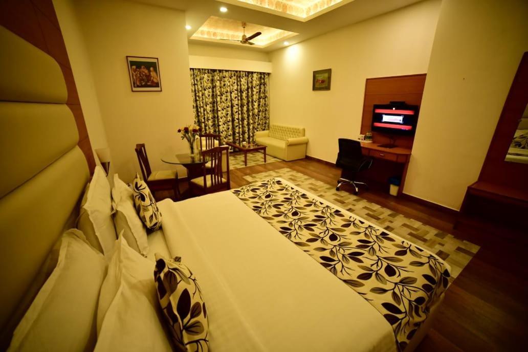 Grand Continental Hotel Prayagraj Luaran gambar